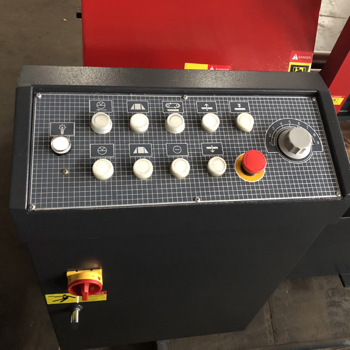 Станок ленточнопильный горизонтальный полуавтоматический промышленный по металлу