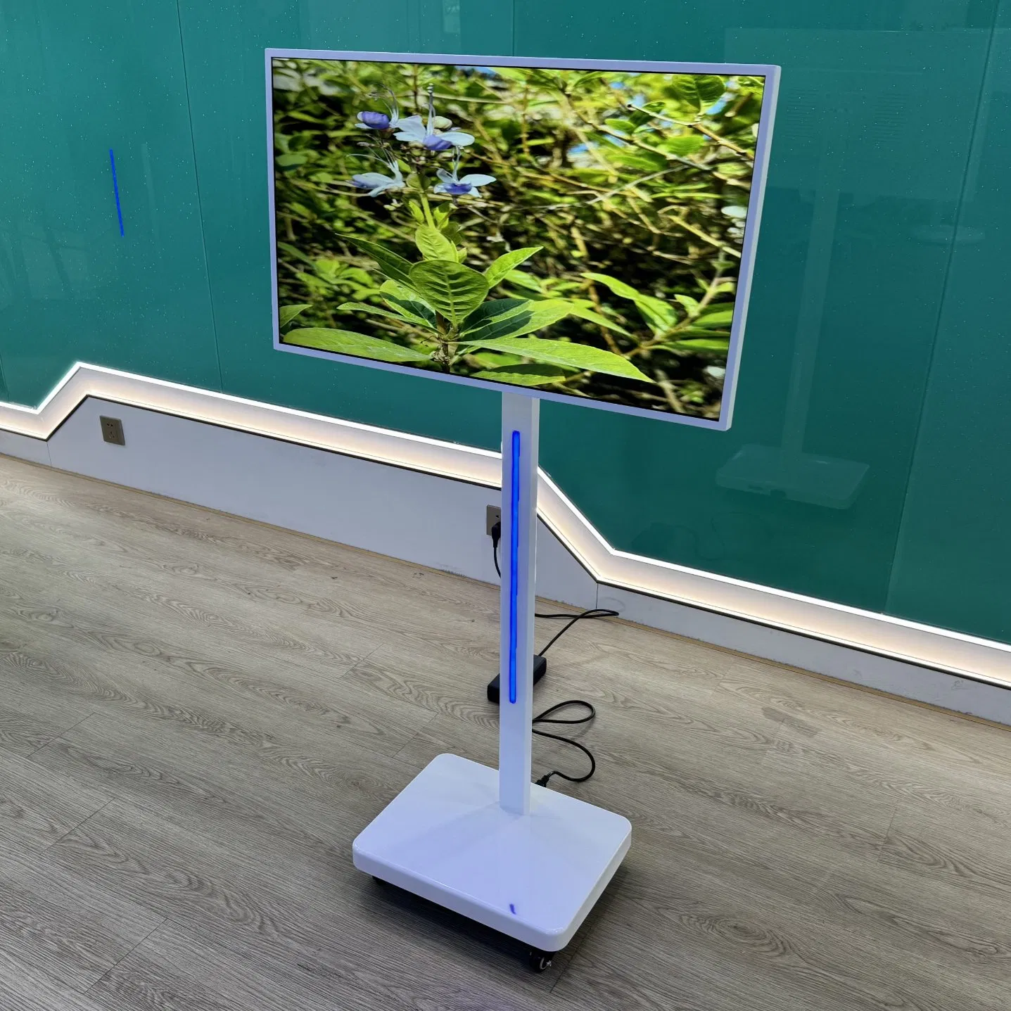 Indoor Advertising Customized 32 Inch Floor Stand Display Digital Signage Totem LCD Screens