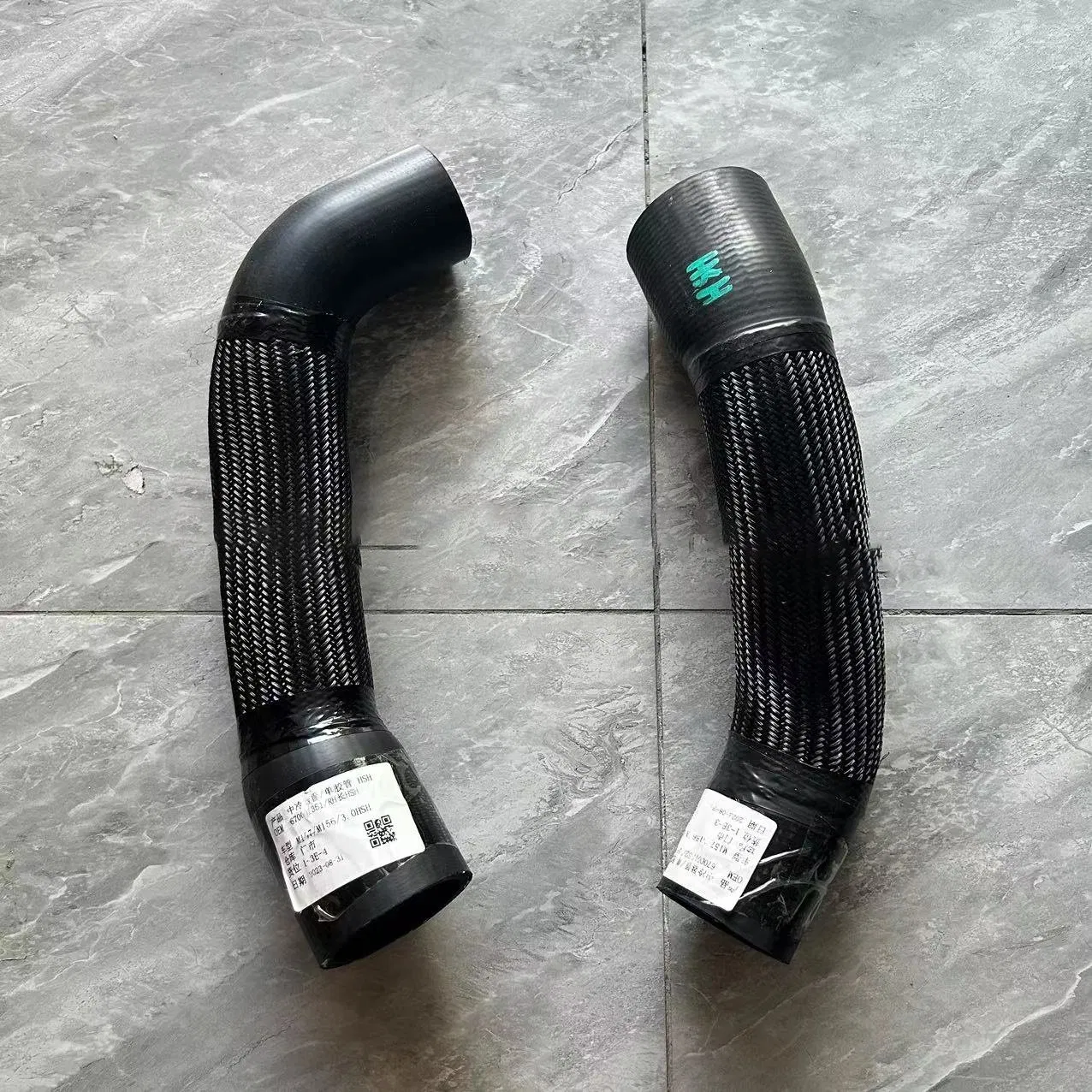 Патрубок интеркулера Maserati Ghibli/Quattroporte OEM 670001352