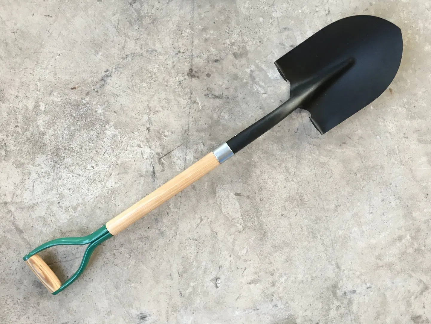 Long Handle Shovel with Wood or Fiber Glass Handle Carbon Steel material Machine