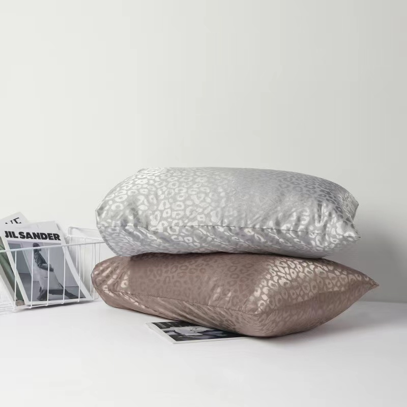 Factory Customized Price Simulated Silk 300tc Bamboo Woven Pillowcase