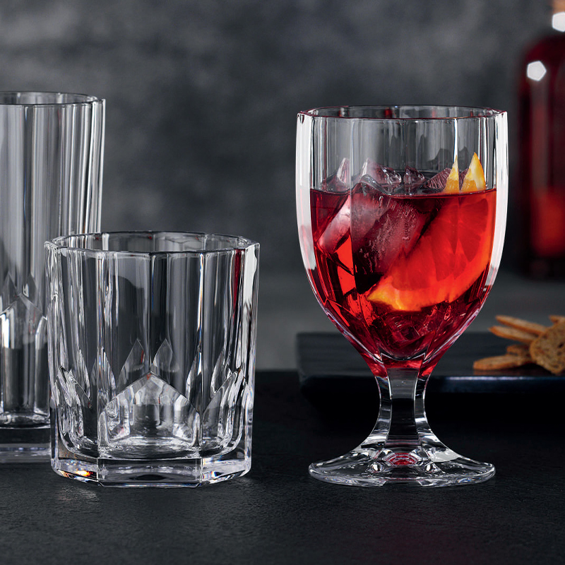 Personalized Clear Goblet Glasses Perfect for Wedding Celebrations