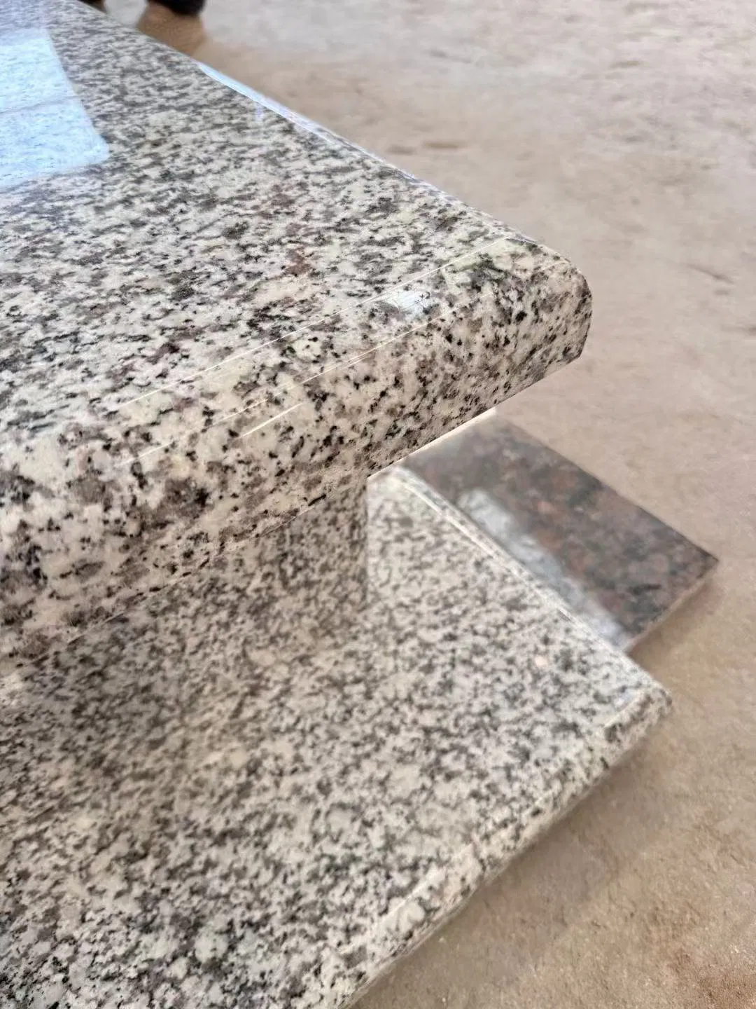 Polished Jilin White Gray Granite Monument European Style
