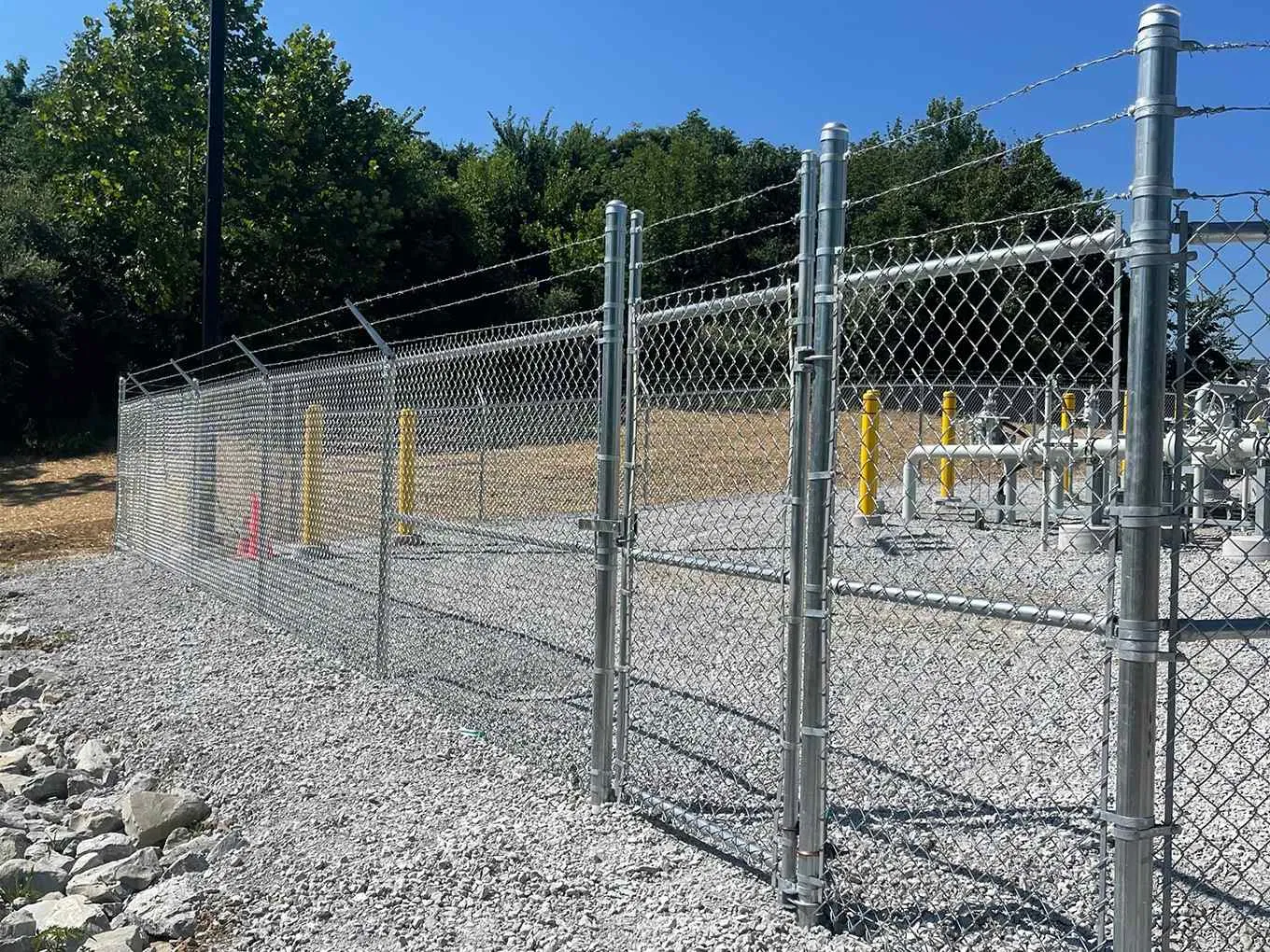 Durable Galvanized Chain Link Fence for Secure Outdoor Enclosures