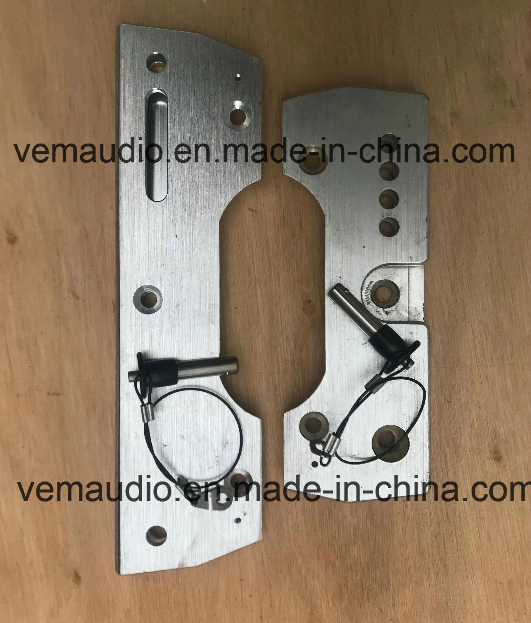 Комплект креплений для линейных массивов VEMA10-3, 10 дюймов