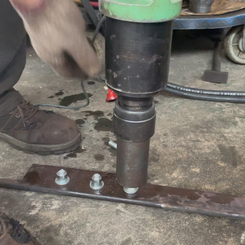 Fast-Cycle Hydraulic Rivet Machine for 16/20 Bolts Secure Fastening Heavy Equipment Manufacturing