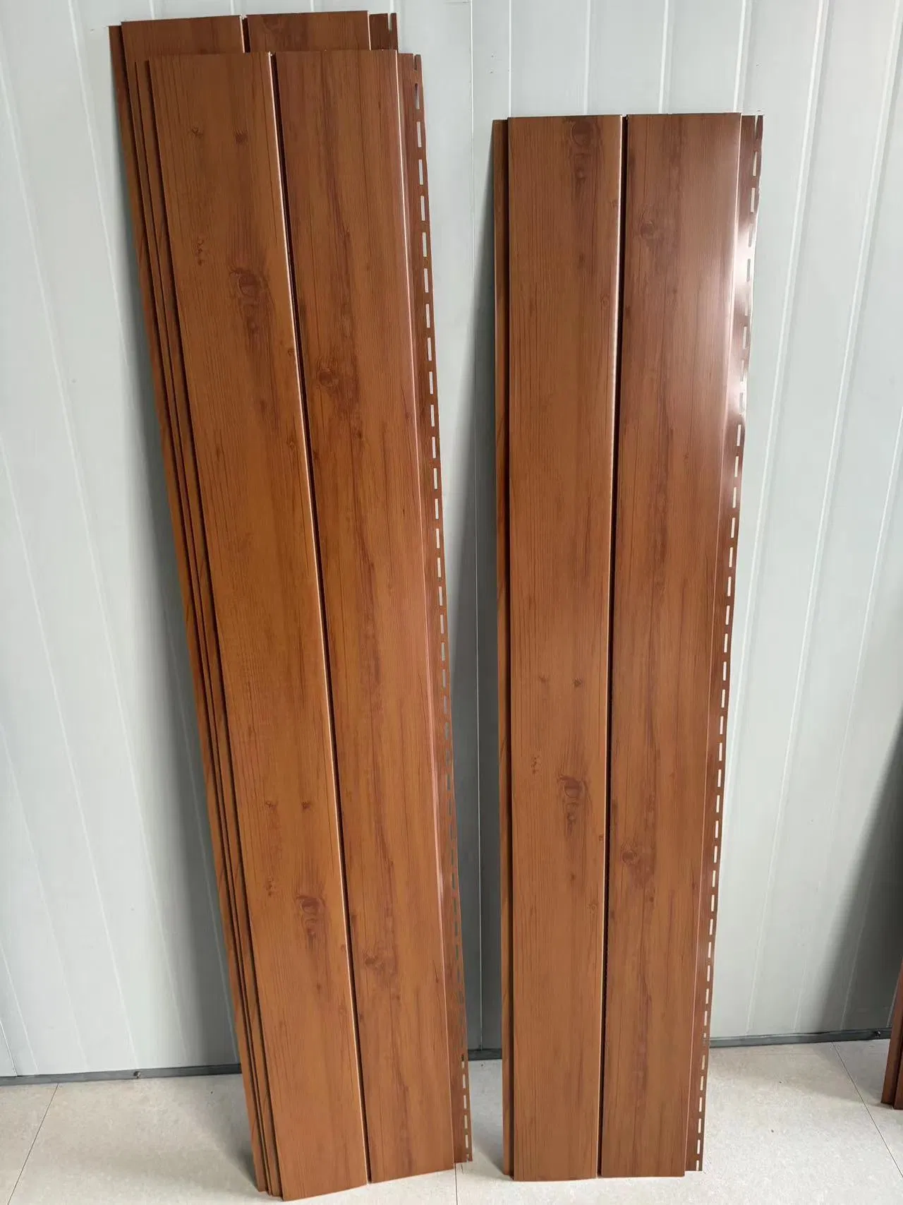 8" X 12'6" Woodgrain Deluxe Aluminum Siding Panel