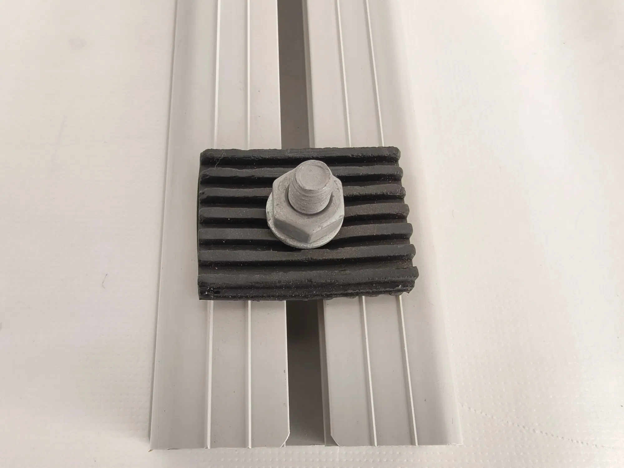 Огнестойкая подставка для кондиционера с защитой от УФ