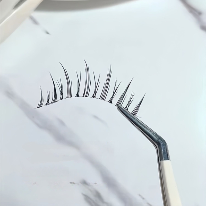 The Durable, Resilient, Dexterous, and Conveniently Lightweight False Eyelash Tweezers