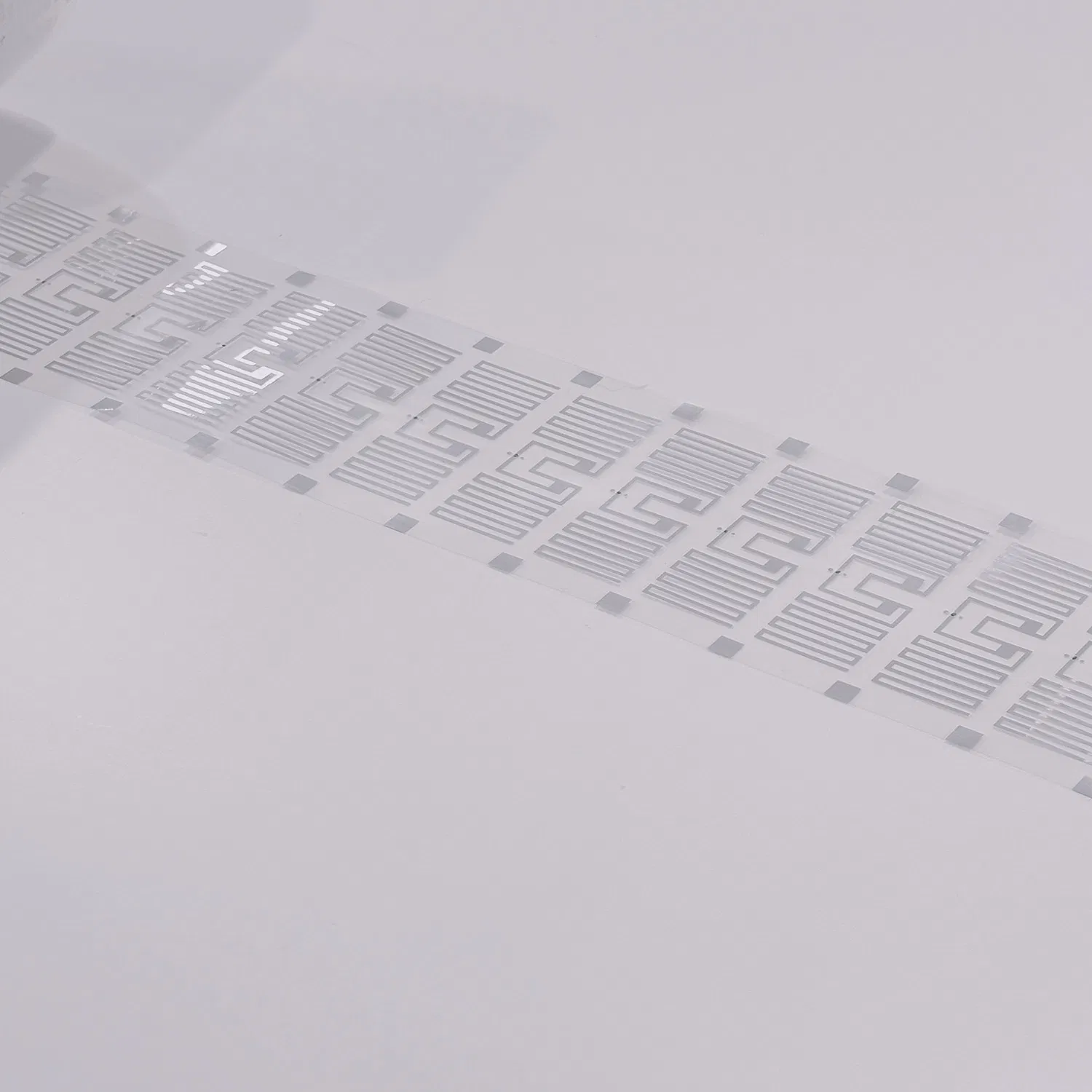 Customized UHF Long Range Small Size Security RFID Jewelry Labels M830 Sticker Price Tags