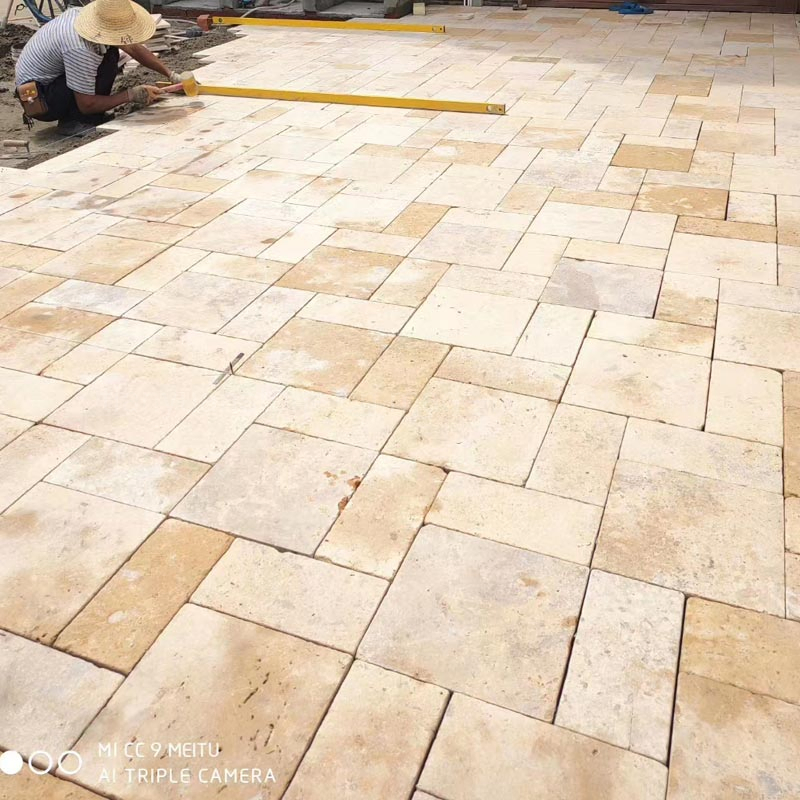 Tumbled Finish Floor and Wall Cladding Golden Travertine Tile