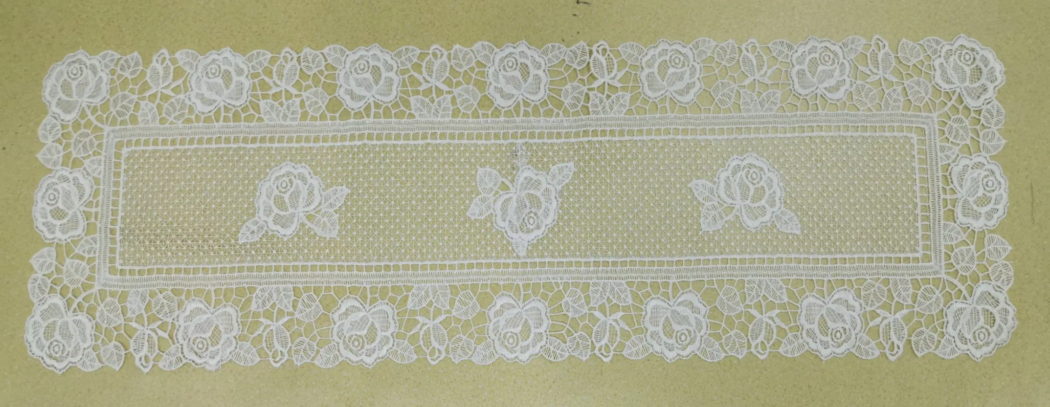 Customizable Size Retro Jacquard Napkins – Wholesale Hollow-out Design with Lace Border