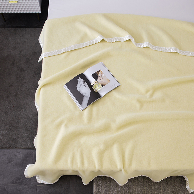 Hotel All Saeson Queen Size Custom Pineapple Checked Blankets