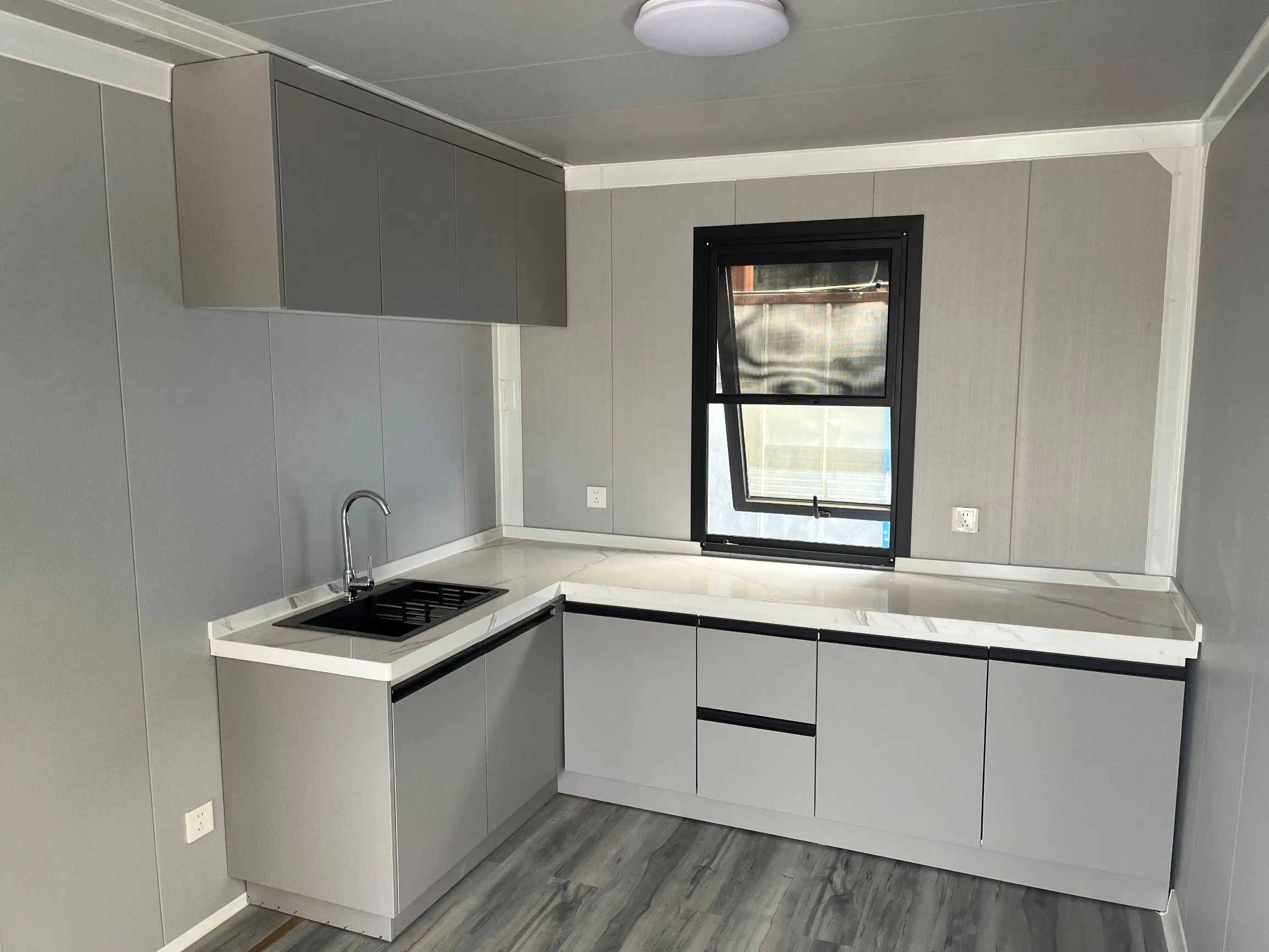 Modern Prefabricated Expandable Container House Container House with Customized Color