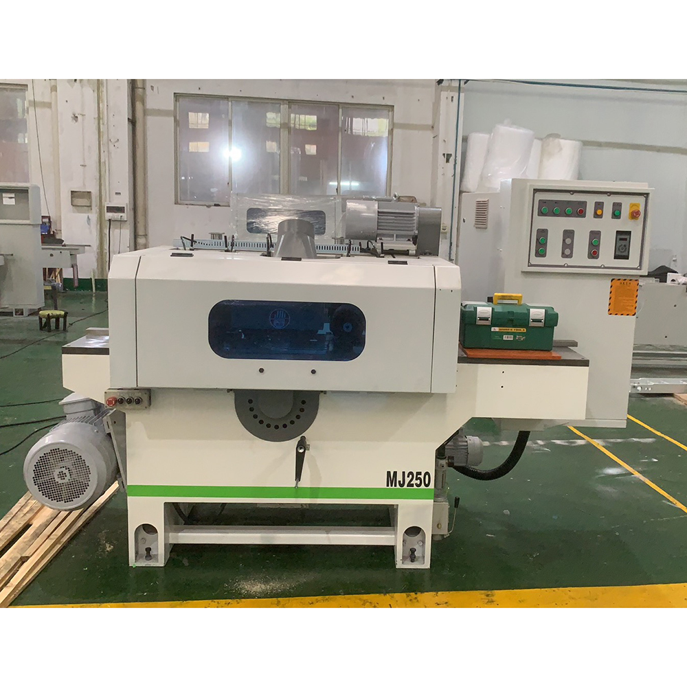 Ленточная пила по дереву горизонтальная с электроподъемником