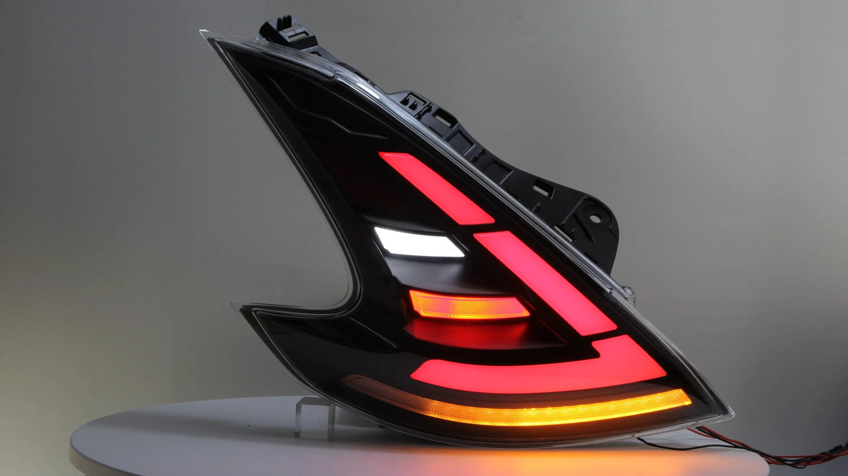 RGB последовательные фонари для Nissan 370Z (2013-2019)