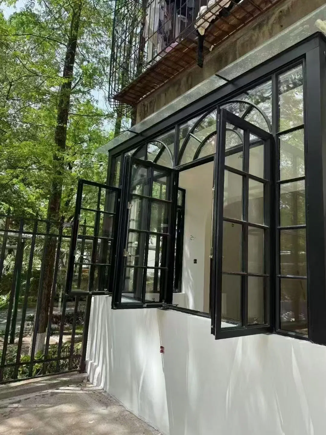 Vintage French Style Aluminum Alloy Window Casement with Vertical Opening