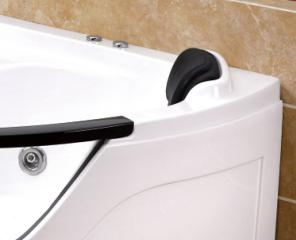 Угловая акриловая ванна с гидромассажем