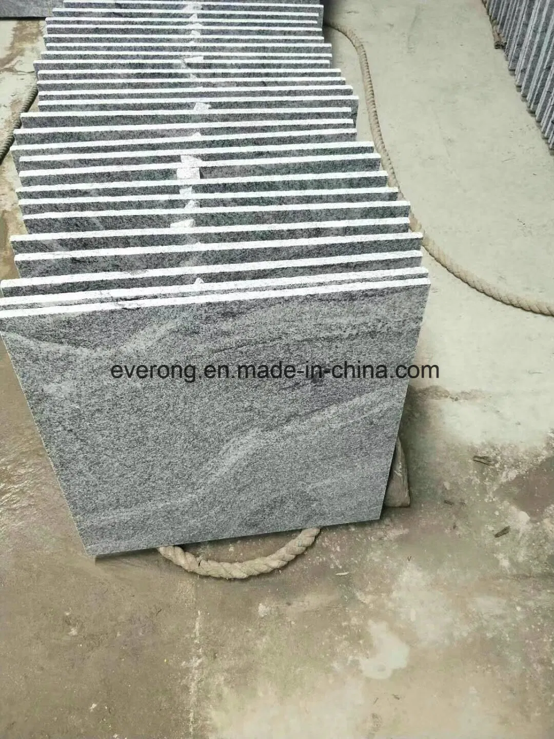Chinese Viscount White Granite Tiles/Cut-to-Size for Building Projects