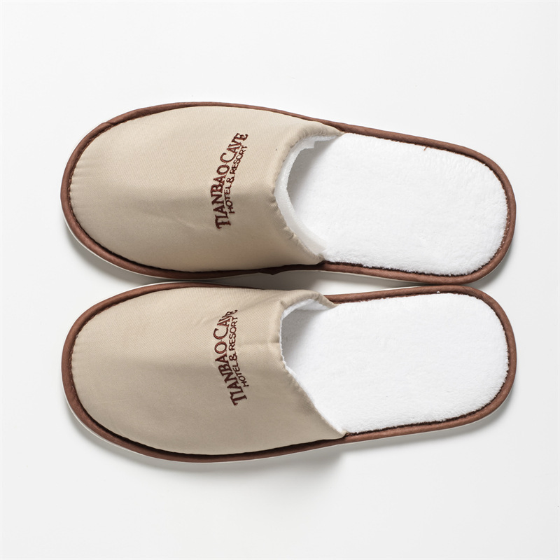 Soft and Breathable Twill Gauze Slippers for Long-Haul Flights