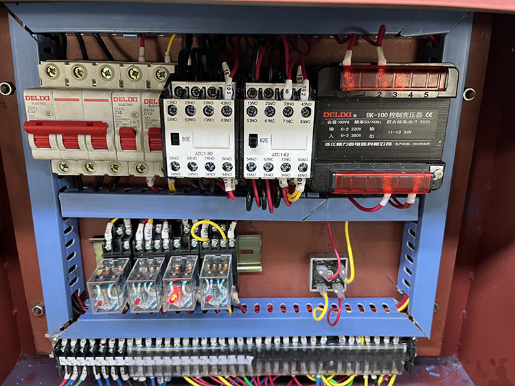 Станок ленточнопильный горизонтальный по металлу