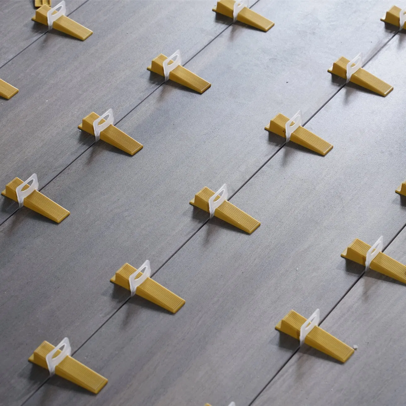 100PCS Tile Leveling Clips, Ideal for 3-12mm Thickness, ODM/OEM Support