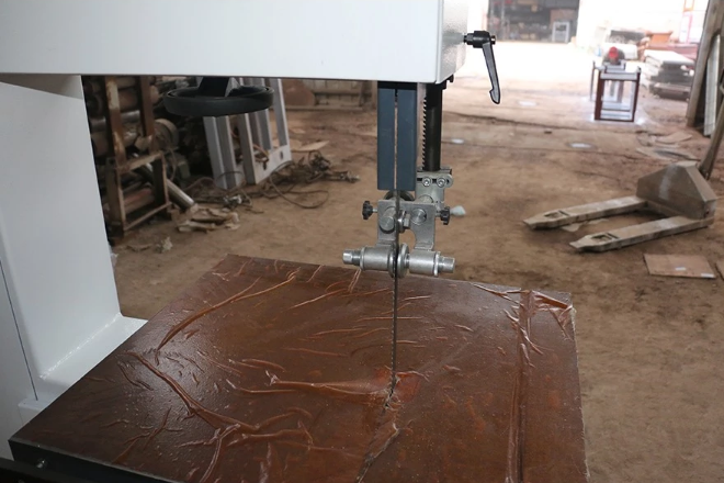 Ленточная пила по дереву вертикальная универсальная