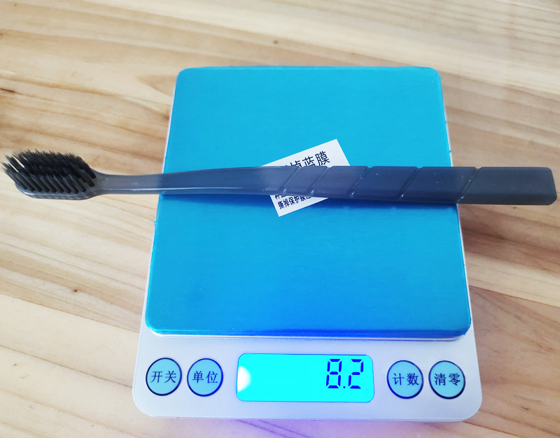 Набор туалетных принадлежностей для отелей: зубные щетки и паста