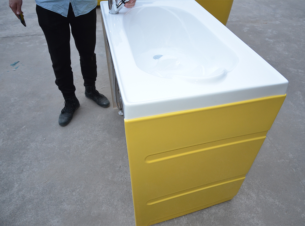 Детская ванночка для новорожденных с душем