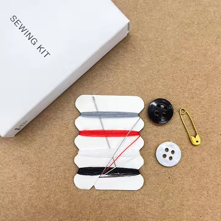 Hotel Supplies Custom Portable Travel 4 Colors Disposable Mini Sewing Kit