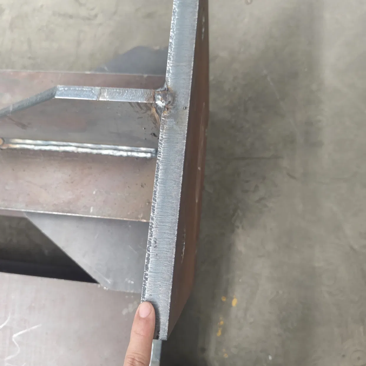 Customizable Steel Buildings for Large-Scale Industrial Park Projects