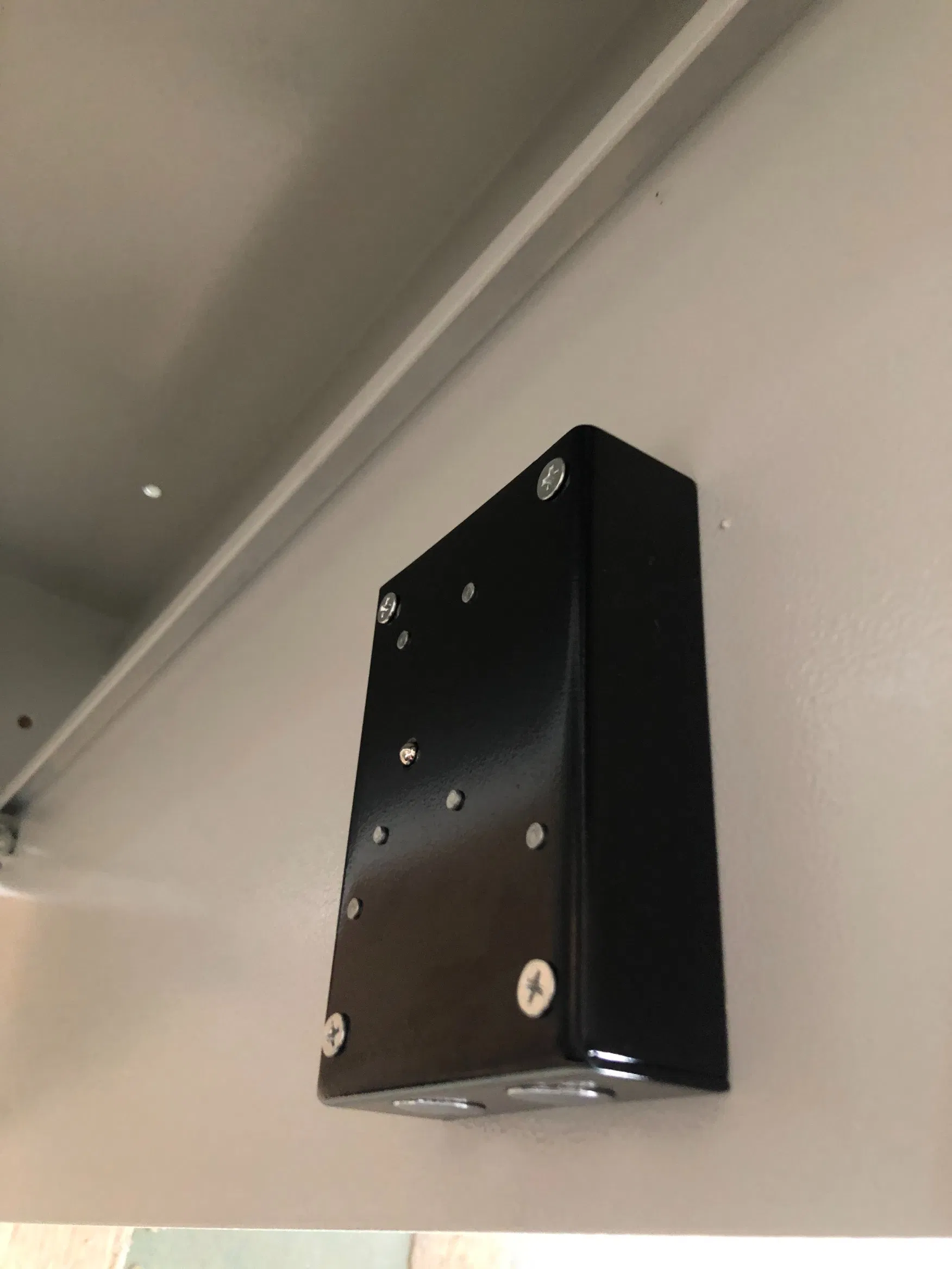 Double Key Lock Gun Safe Cabinet with Silk Screen Pattern