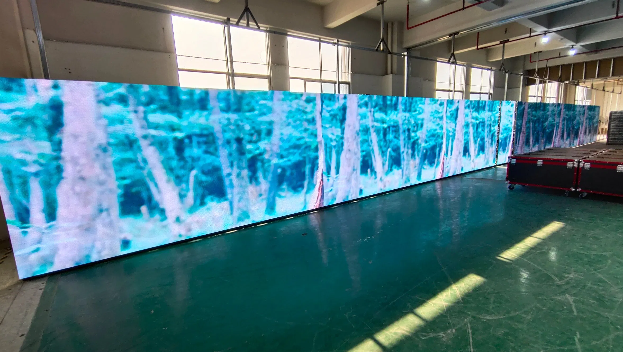 Indoor and Outdoor Full Colour P3.9 LED Display Screen for Rental