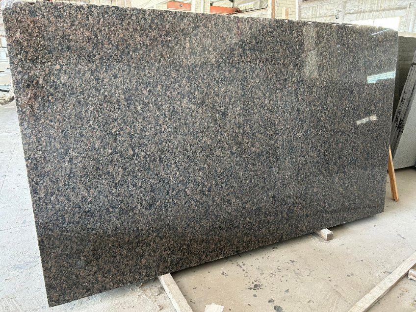 New Caledonia Brown Granite Slab for Kitchen Countertop Vanity Top