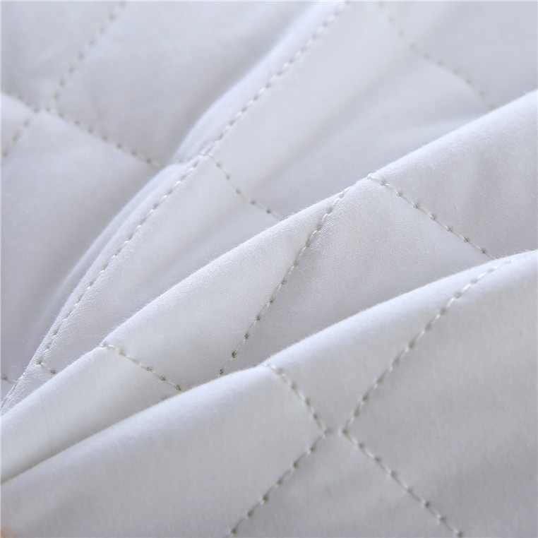 Custom Diamond Design Pattern Quilted Hilton Hotel Polyester Ball Fiber Pillow