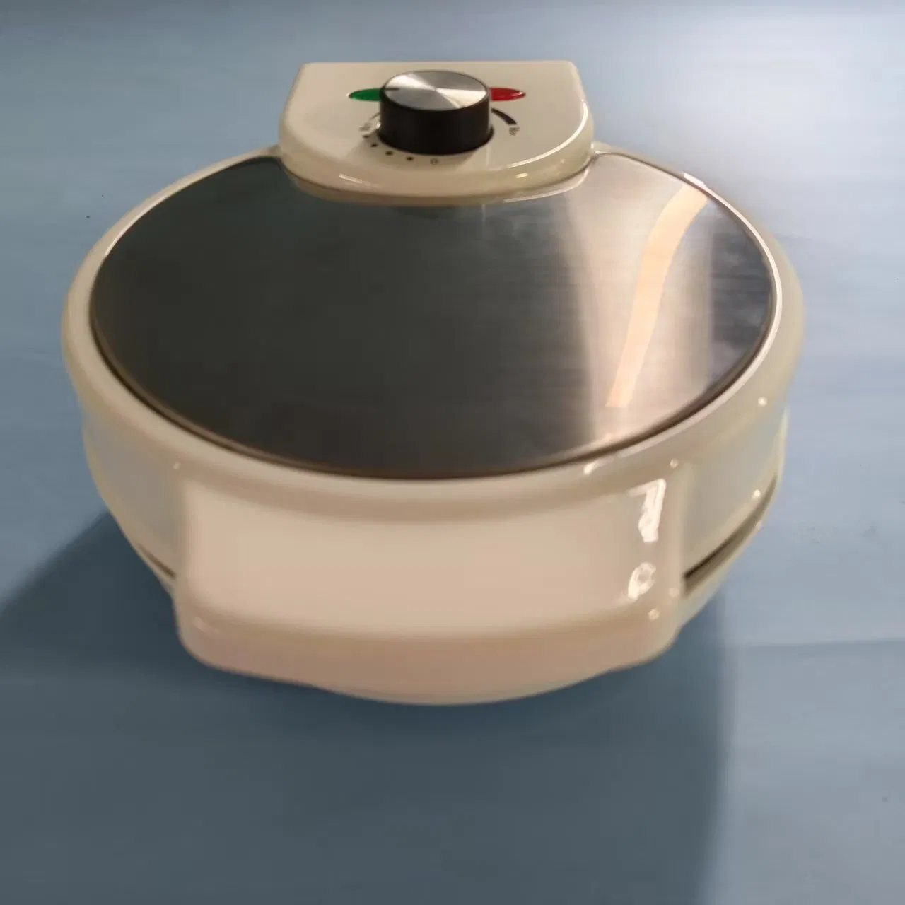 Portable Sandwich Snack Maker Easy-Clean and Great for Picnics and Outdoor Fun