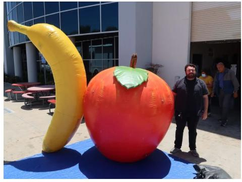 2023 New Advertising Inflatable Tshirt Logo Shape for New Year Sale