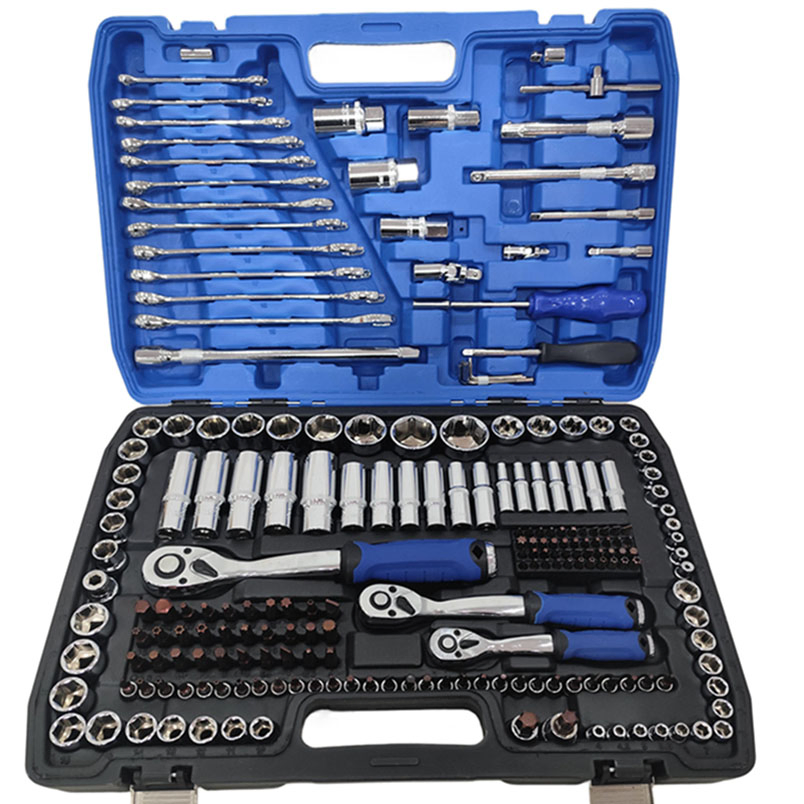 Набор головок и трещотка из хром-ванадиевой стали