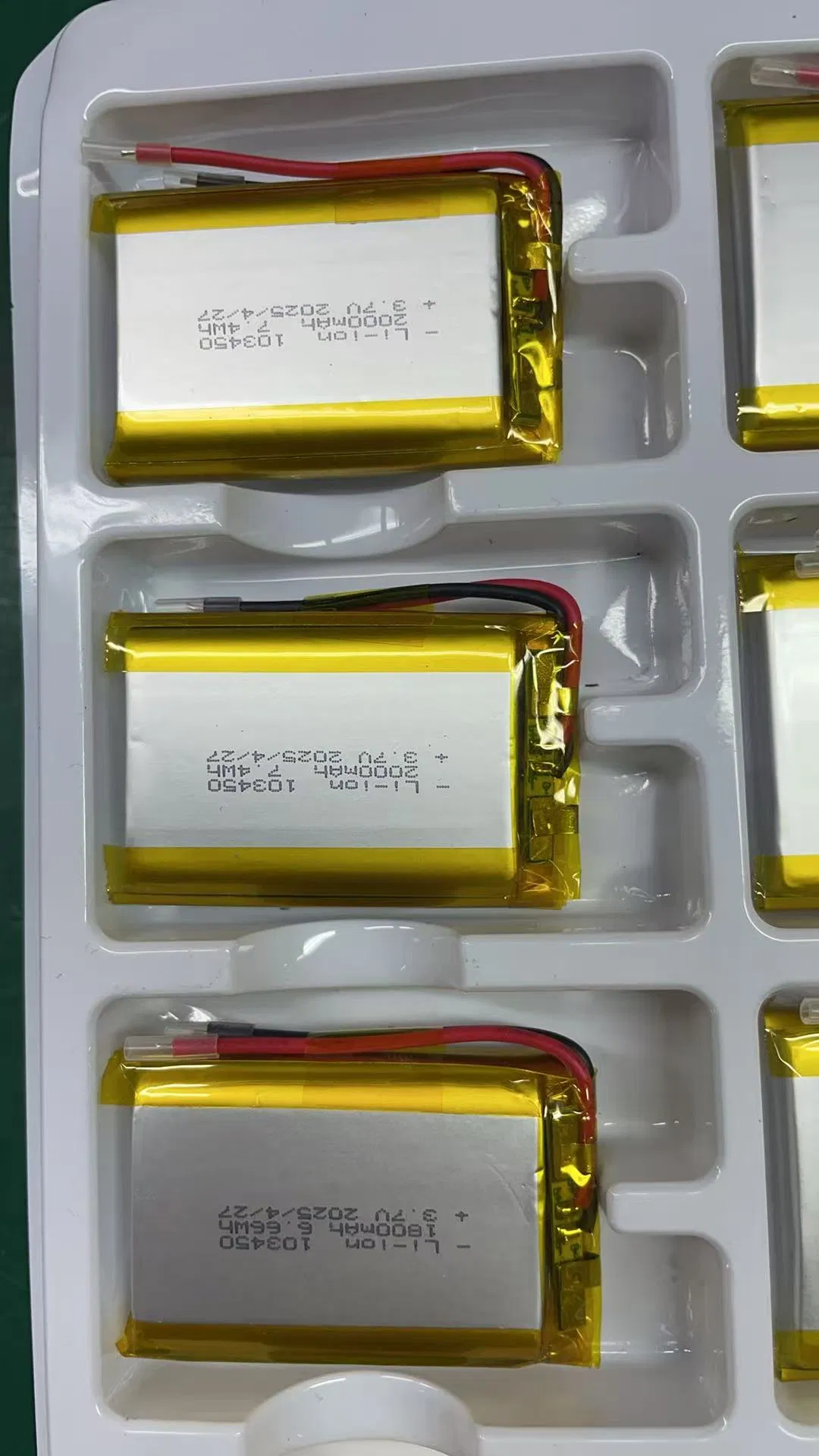 Литий-полимерный аккумулятор 3.7V 2000mAh 804050