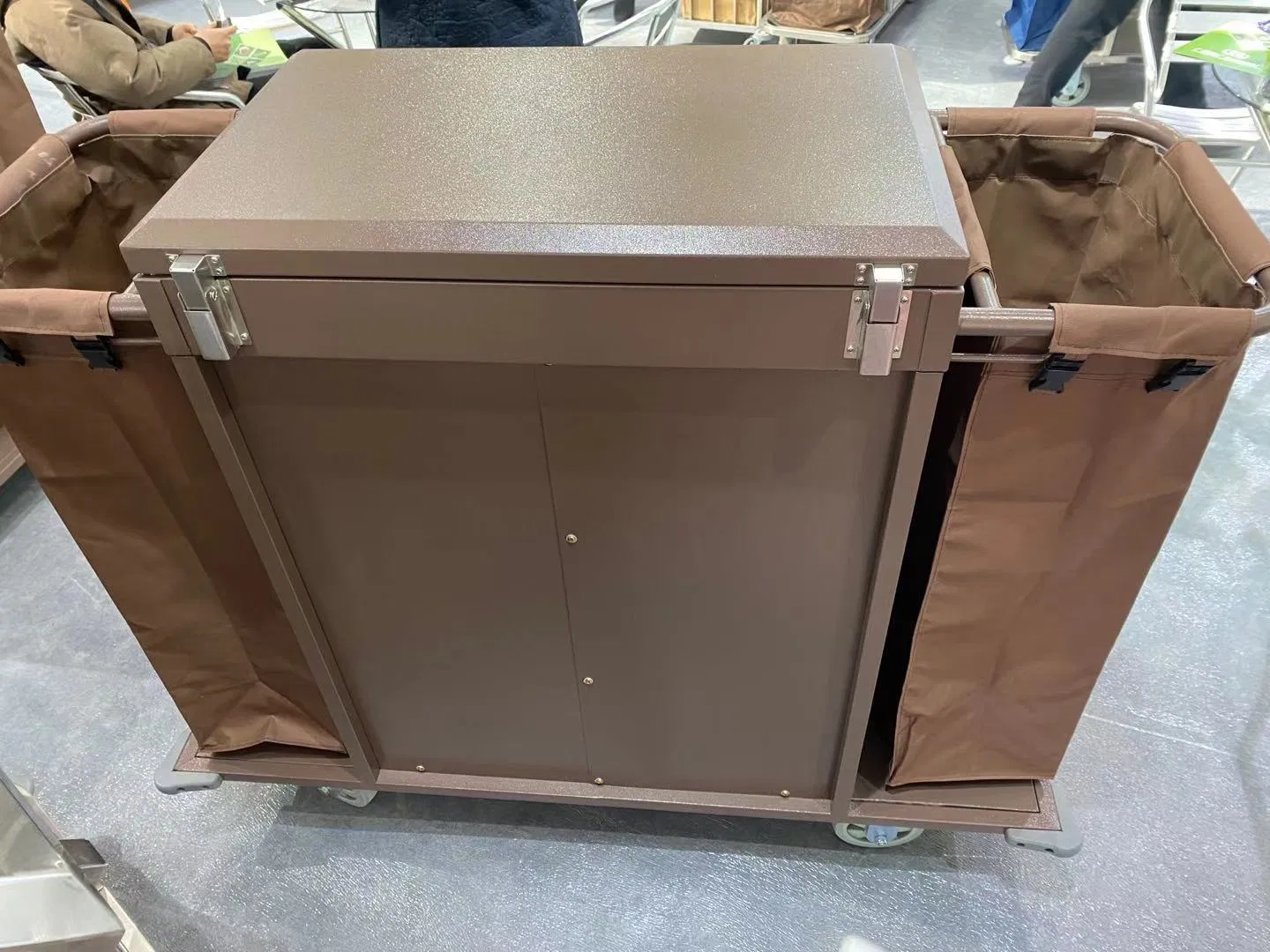 Premium Steel Service Trolley for Hotels and Restaurants