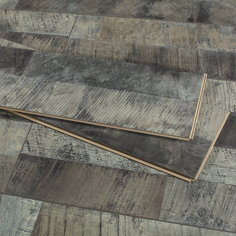 5063 Laminate Floorings 12mm E1 V-Groove HDF Black Embossed Laminate Floorings