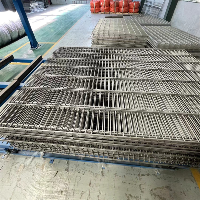 Customized Wholesale 50 X 150mm Galvanized Welded Wire Mesh for Garden Fence