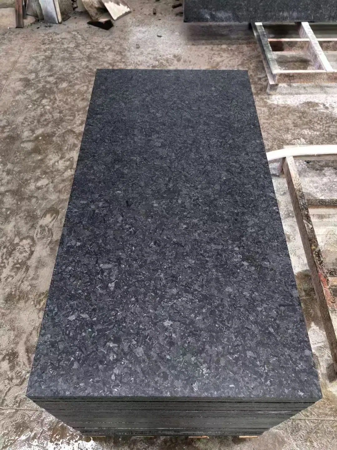 Honed Angola Black Granite for Tombstone with Custom Design