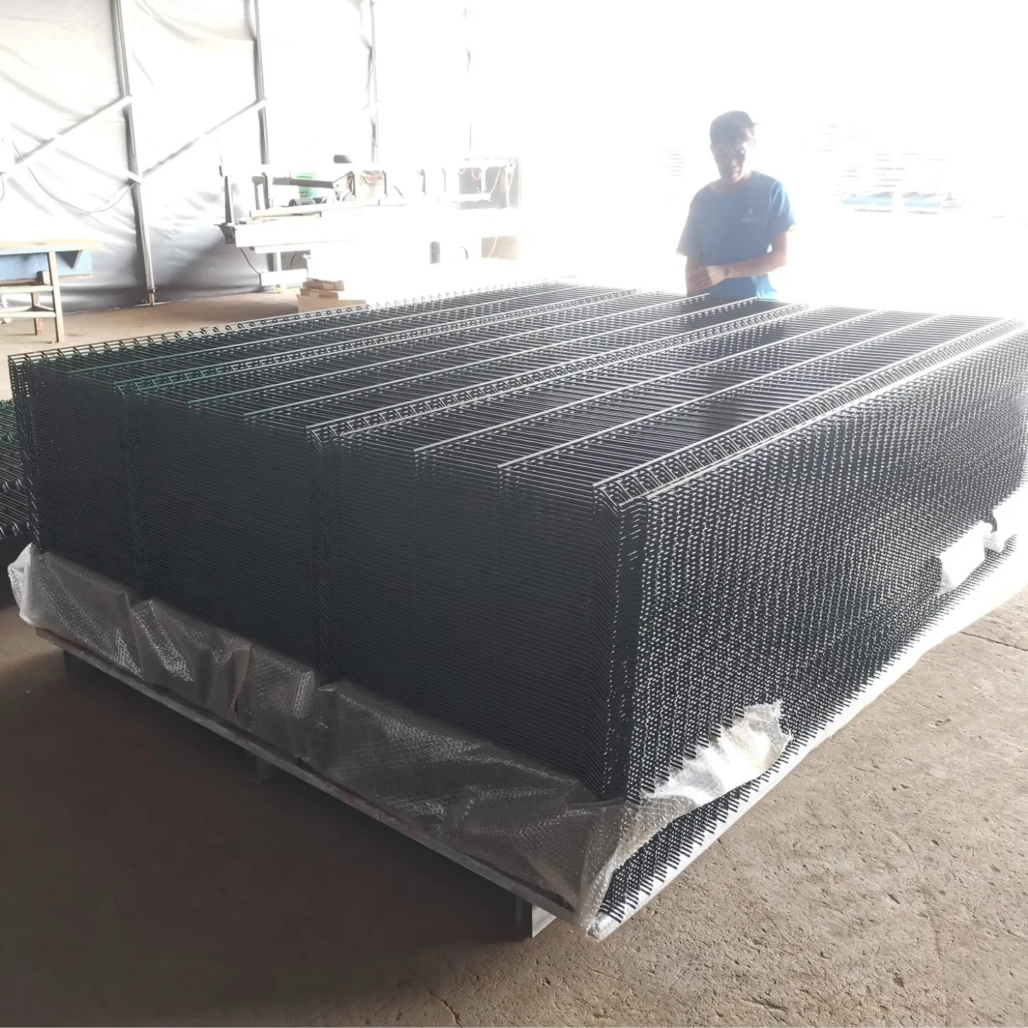 High Quality Galvanized PVC 3D Welded Steel Iron Wire Garden Fence Panels