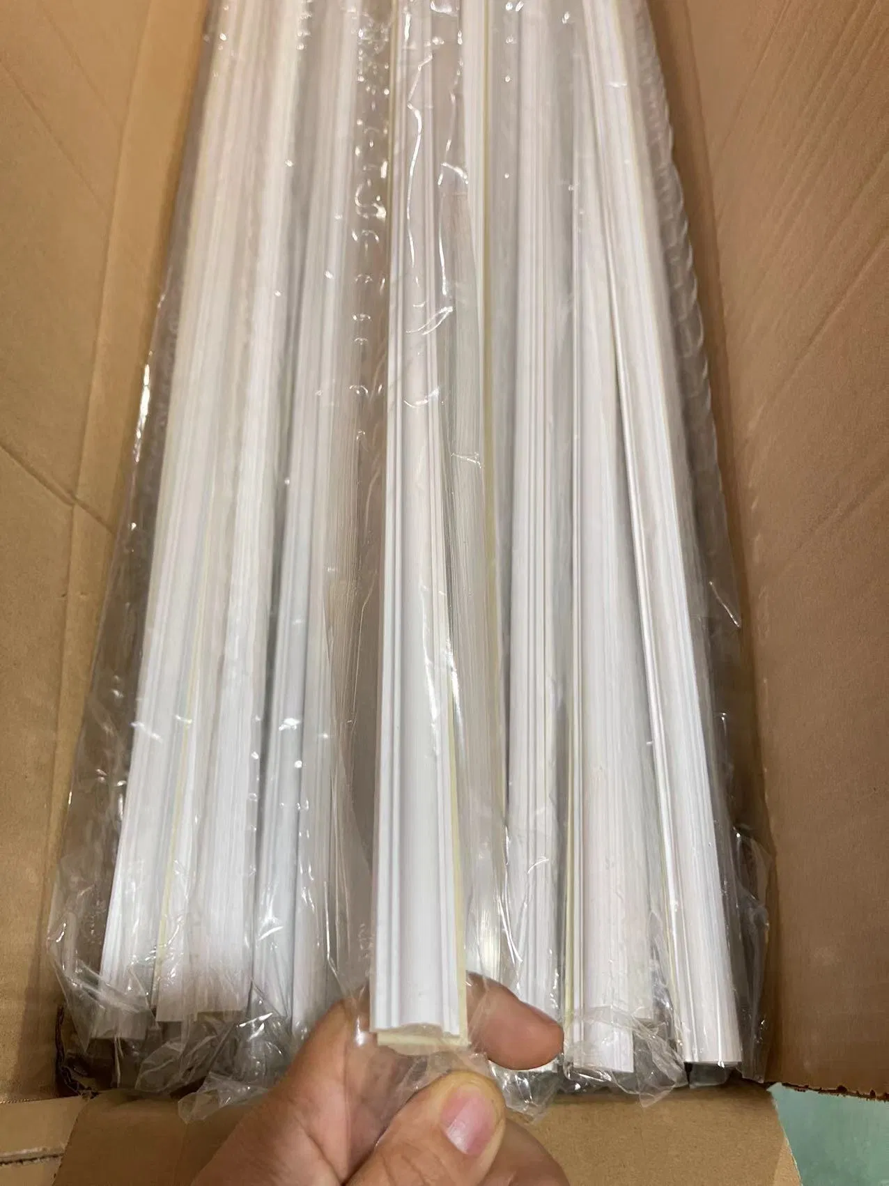 Light Weight Fire-Proof PU Carved Crown Molding 88mm Cornice