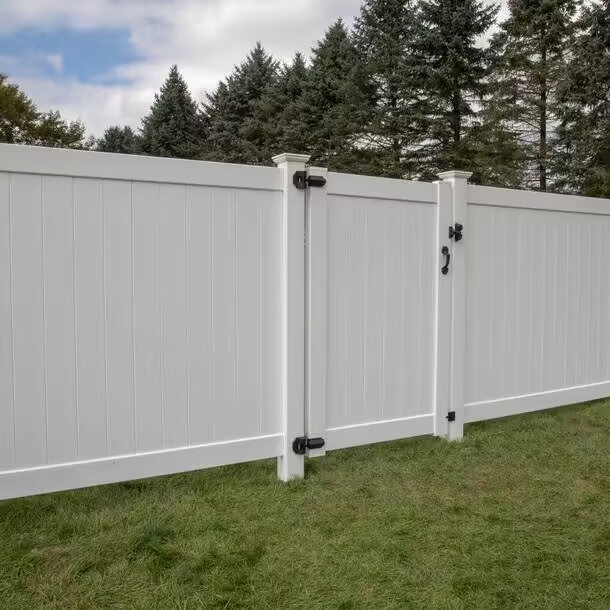 Residential PVC Vinyl Full Privacy Fence Post Profile Material, Solid Privacy Fencing Panel, Plastic Garden Pool House Villa Picket Fence