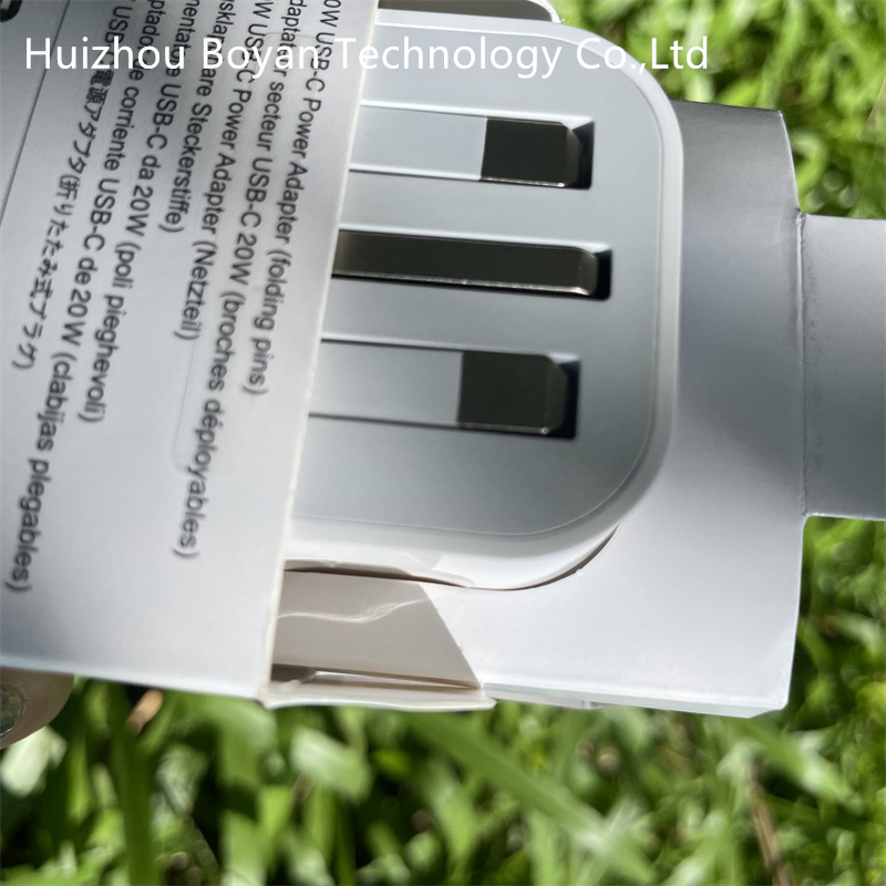 Factory Directly Original Foldable 20W Type C Socket UK 3 Pin