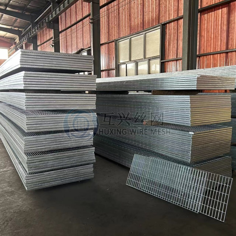 Factory Manufacturing Hot Dipped Galvanized Carbon Steel Metal Bar Grating Anti-Rust Water Drainage Steel Grating for Trench Drain Cover