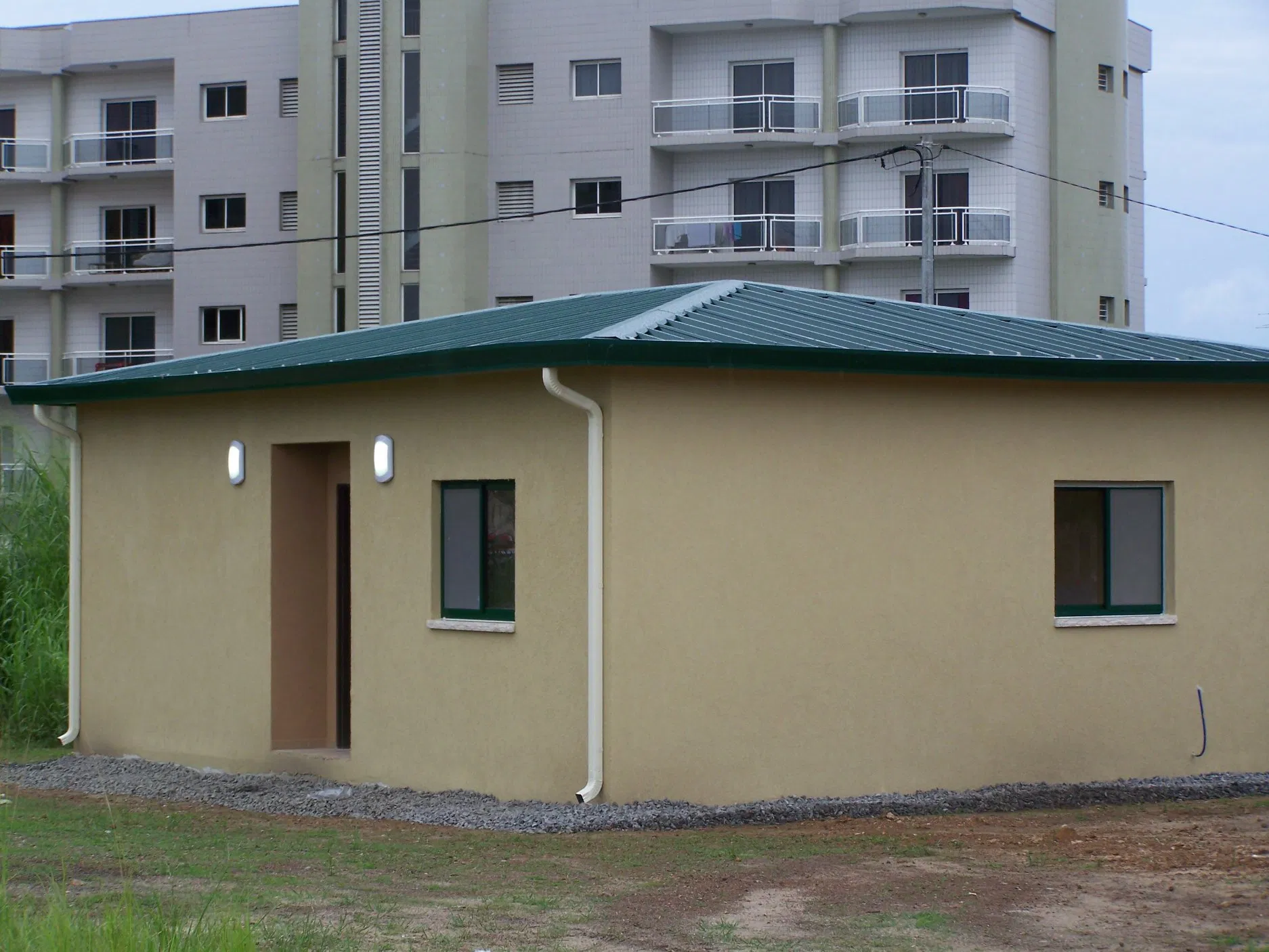 Free Design Light Gauge Steel Frame Prefab House with 3 Bedrooms Garage