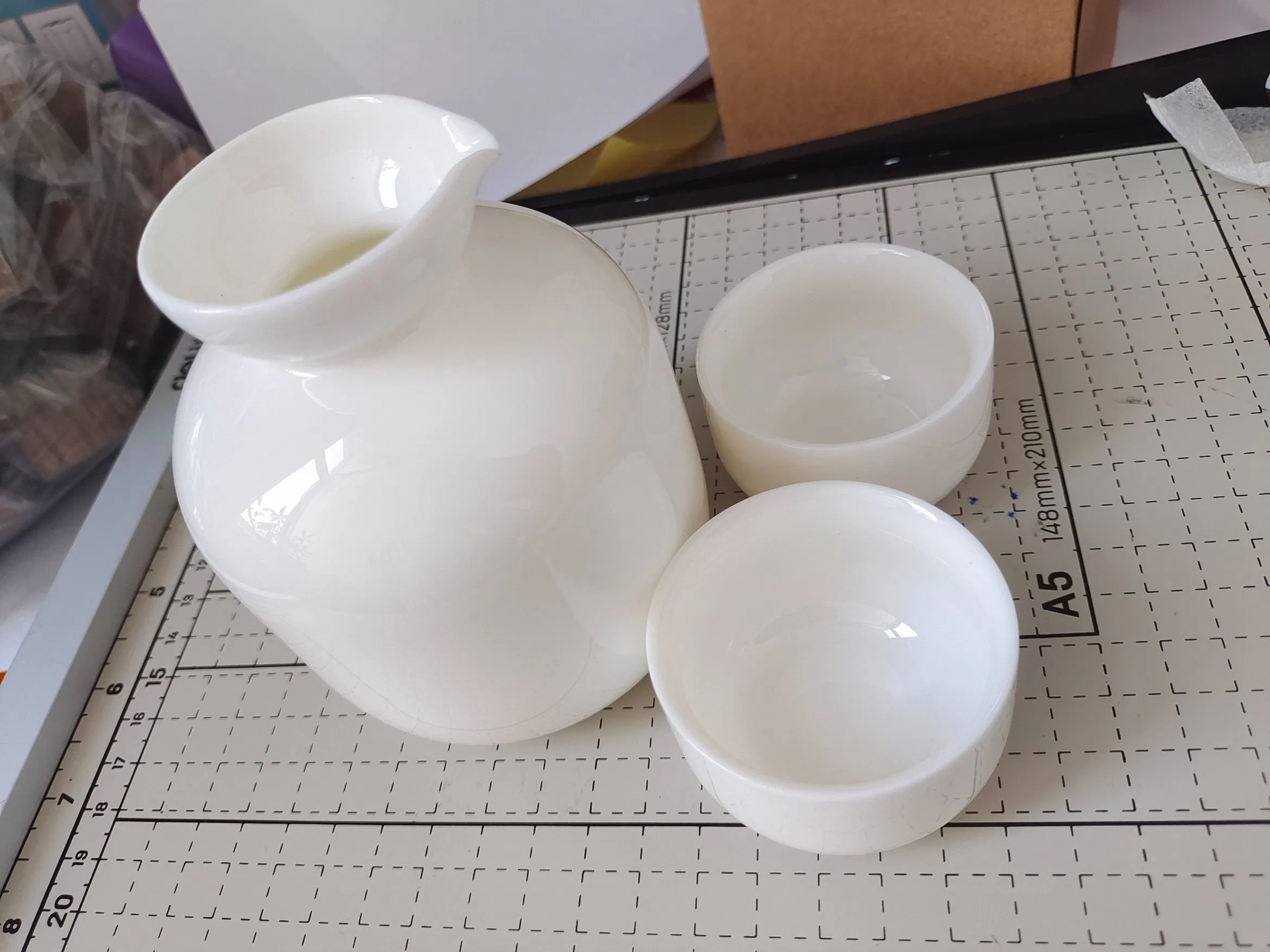 Creative Large-Capacity Ceramic High-End Japanese Jadeite White Pot Divider Household Cup Wine Set